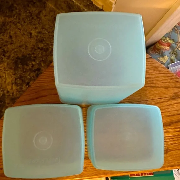 Vintage Tupperware set of 3 pastel square freezer containers - Picture 3 of 6